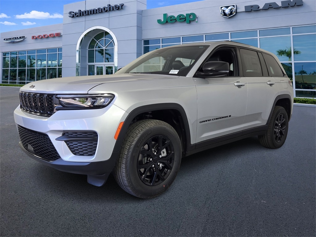 New 2025 Jeep Grand Cherokee Altitude Sport Utility