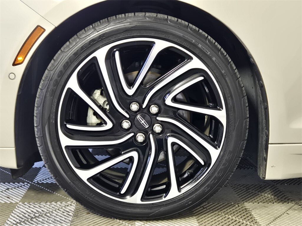 2020 Lincoln MKZ Reserve photo 3