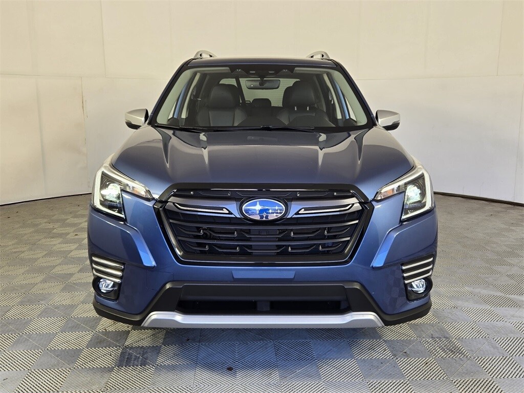 2023 Subaru Forester Touring photo 3