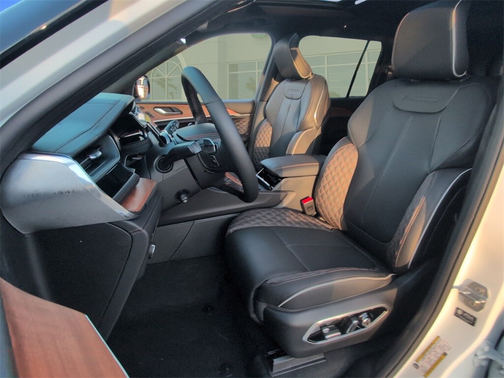 New 2025 Jeep Grand Cherokee Summit Sport Utility