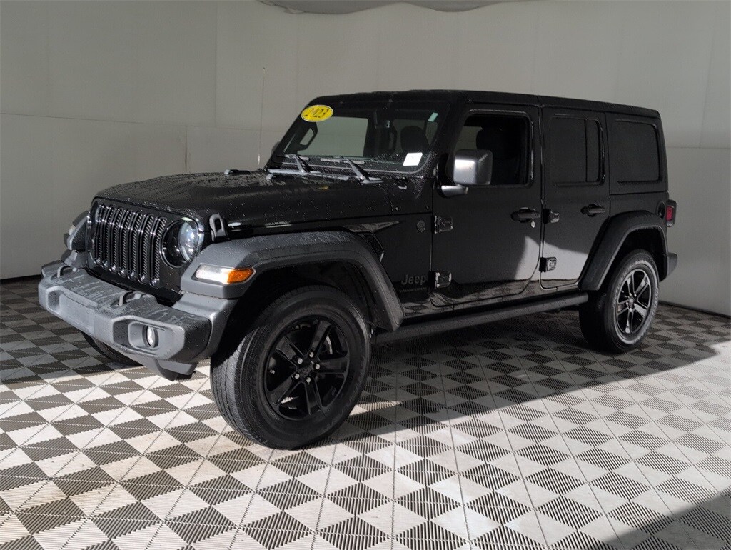 2023 Jeep Wrangler Altitude Sport photo 4