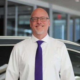 Staff member Christopher Fischer from ID_9e9083