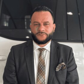 Staff member Giankarlo Serrano from ID_9e9083