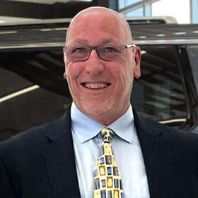 Staff member Robert Corman from ID_9fb3ef