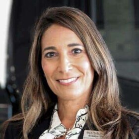 Staff member Gianna DeLeo from ID_2fd946