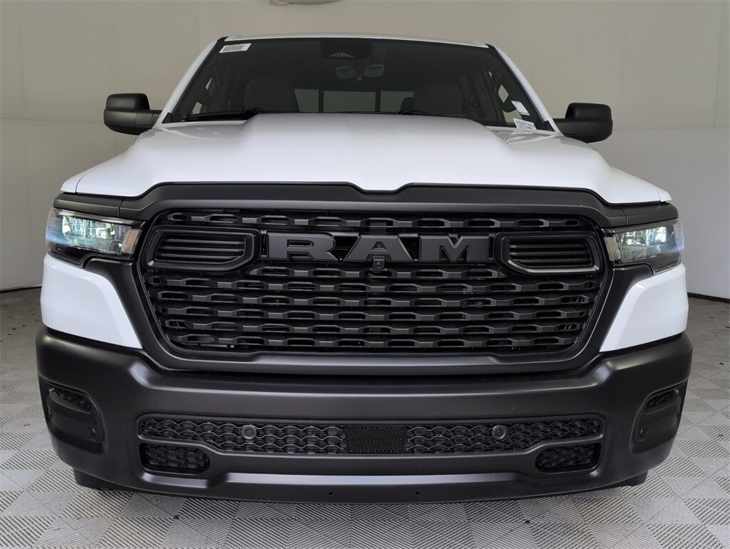 2025 Ram 1500 Tradesman photo 3