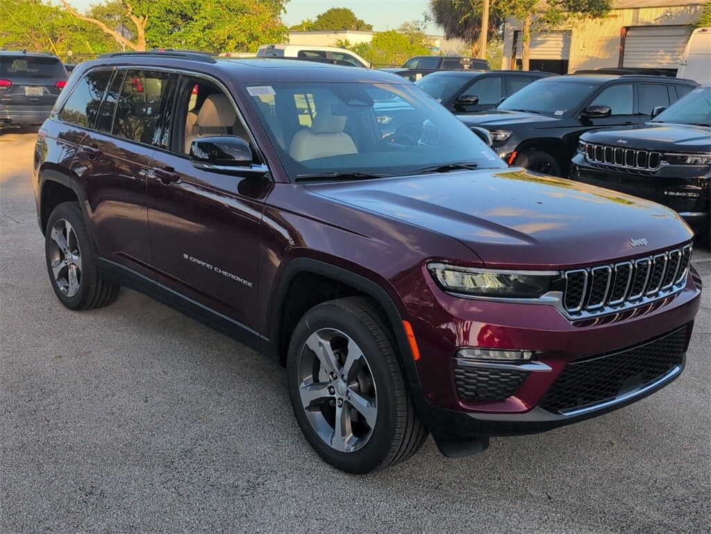 New 2025 Jeep Grand Cherokee LIMITED 4X2 Sport Utility