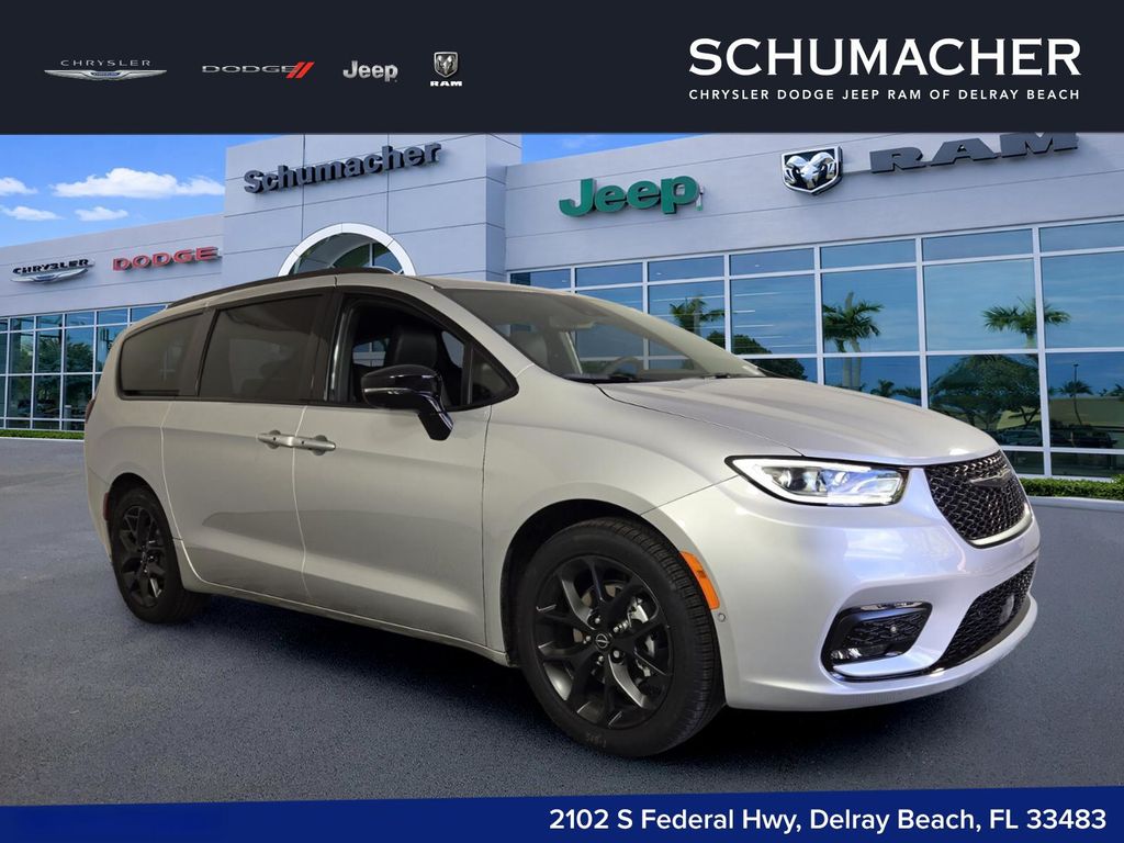 2026 Chrysler Pacifica Passenger Van 