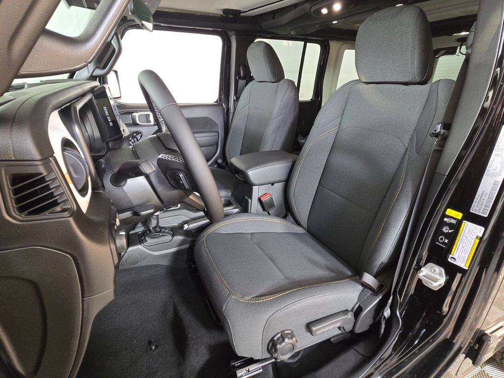 2025 Jeep Wrangler 4-Door Sport S - Photo 4