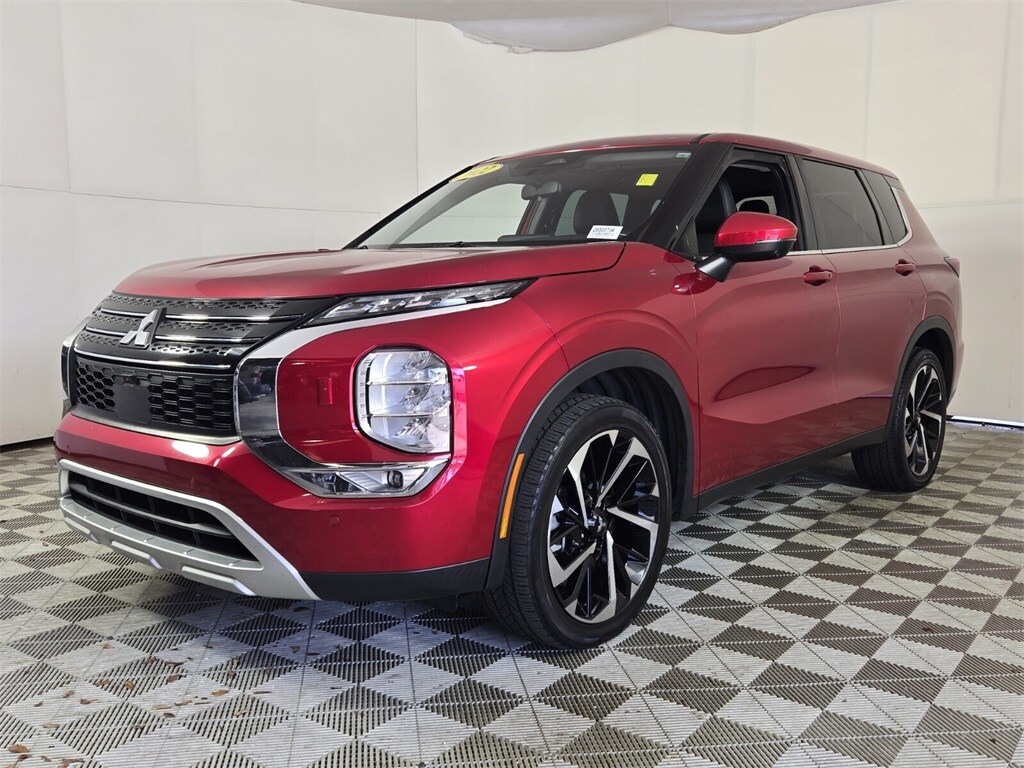 2022 Mitsubishi Outlander SE photo 3