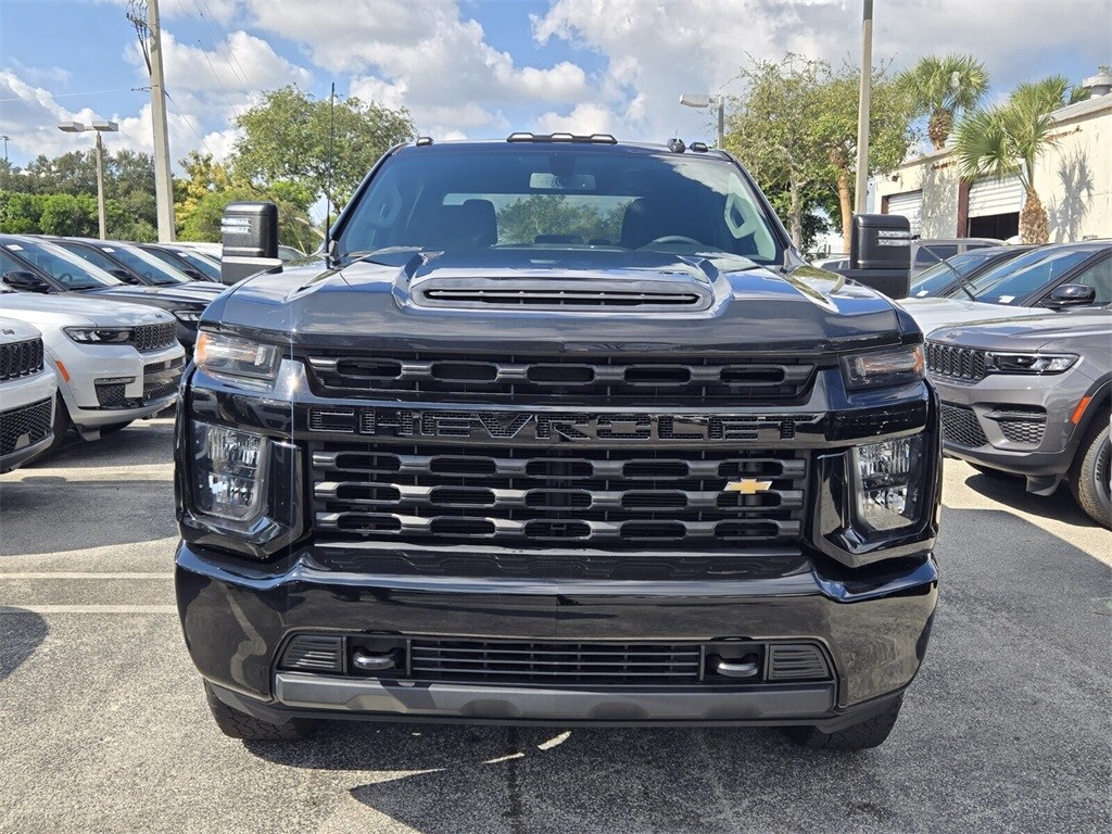 2021 Chevrolet Silverado 2500HD Custom photo 3