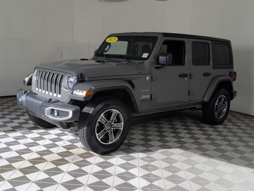 2023 Jeep Wrangler Sahara photo 4