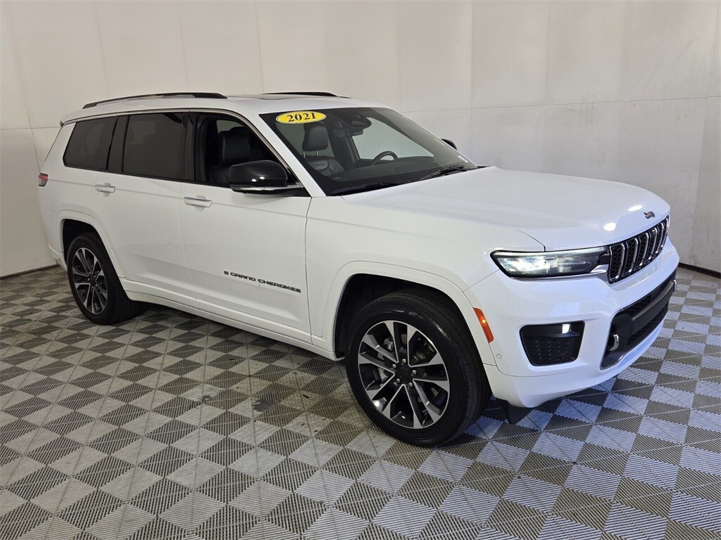 2021 Jeep Grand Cherokee Overland photo 2