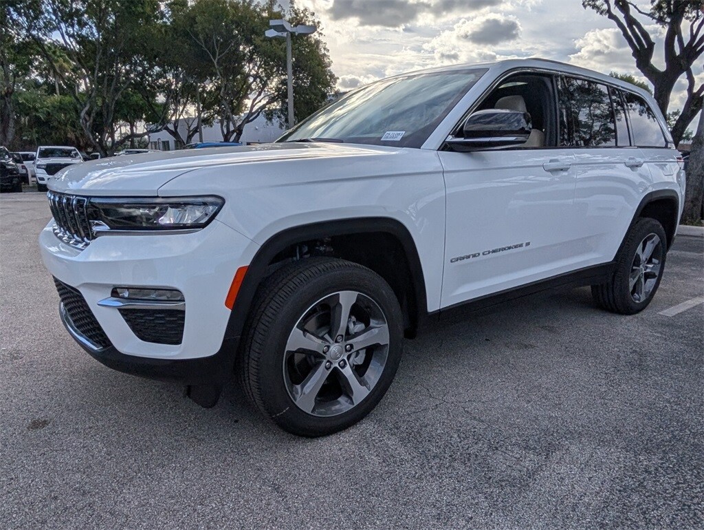 New 2025 Jeep Grand Cherokee LIMITED 4X2 Sport Utility