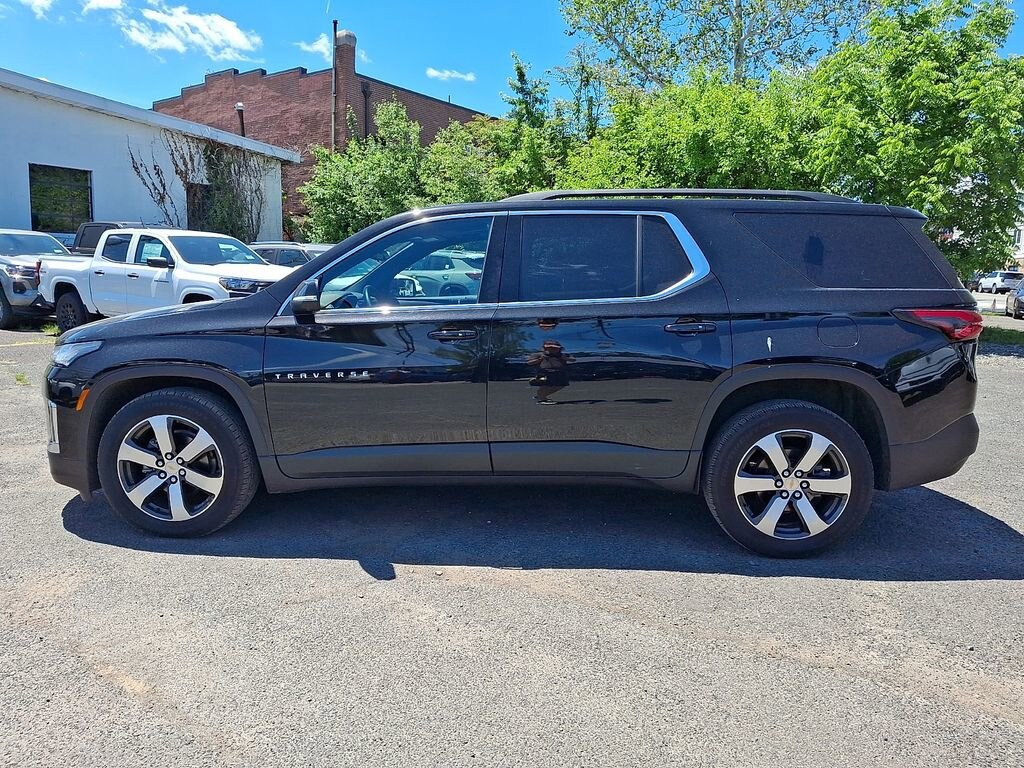 Used 2023 Chevrolet Traverse LT Leather SUV