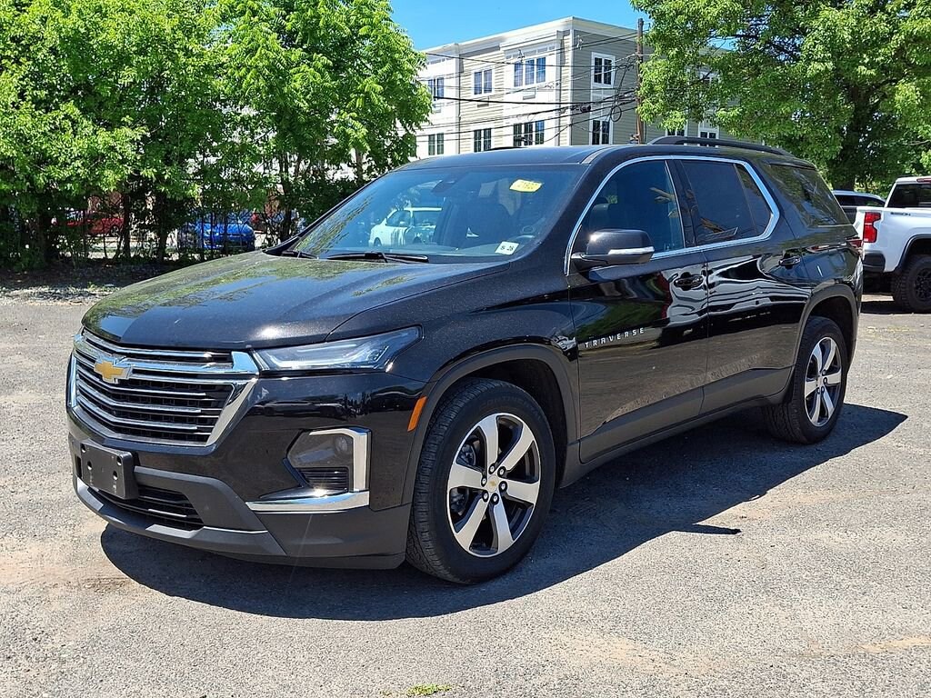 Used 2023 Chevrolet Traverse LT Leather SUV