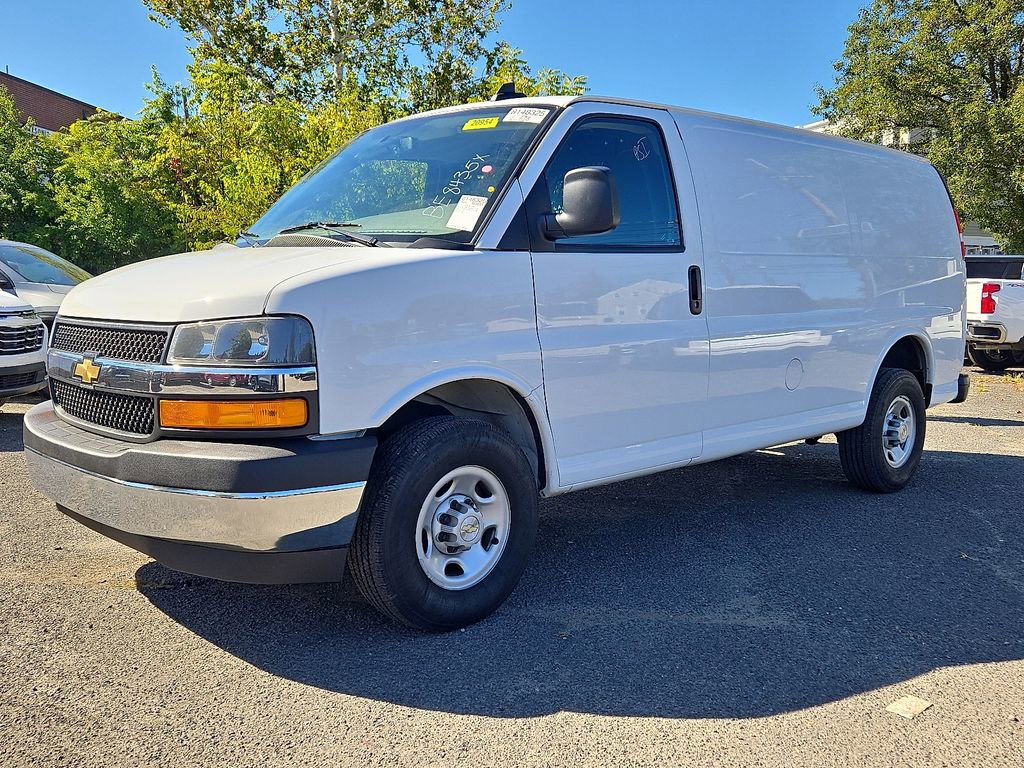 2023 Chevrolet Express 2500 Van Cargo photo 3
