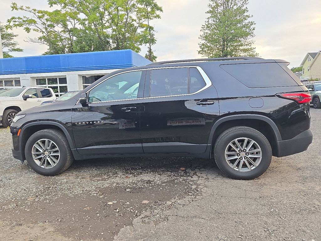 2023 Chevrolet Traverse Leather photo 2