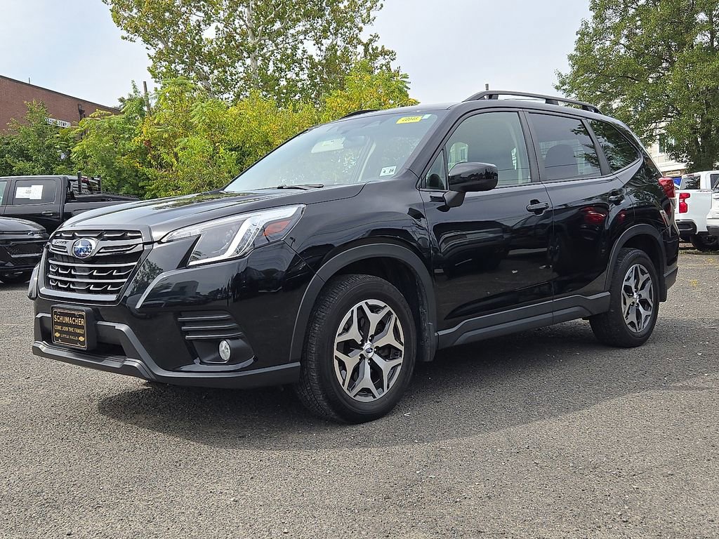 2023 Subaru Forester Premium photo 2