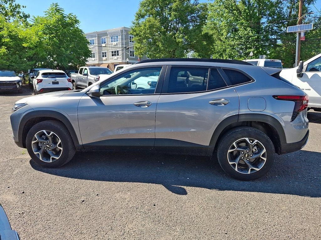 Used 2024 Chevrolet Trax LT SUV