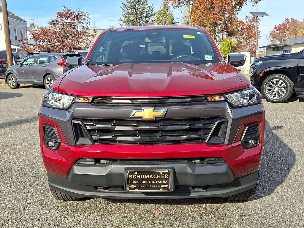 2023 Chevrolet Colorado LT photo 2