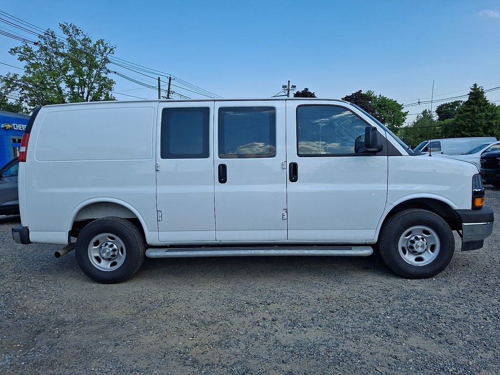 2025 Chevrolet Express Cargo Work Van - Photo 9