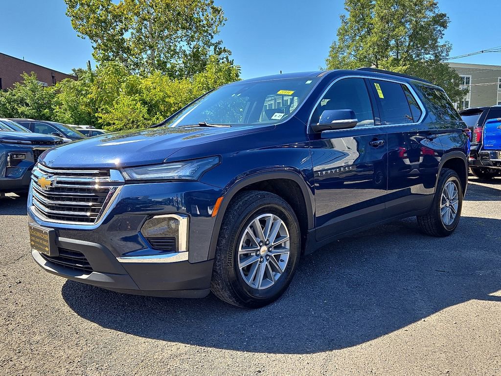 2023 Chevrolet Traverse Leather photo 2