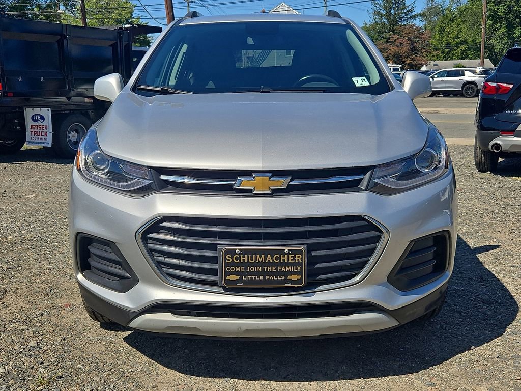 2022 Chevrolet Trax LT photo 2