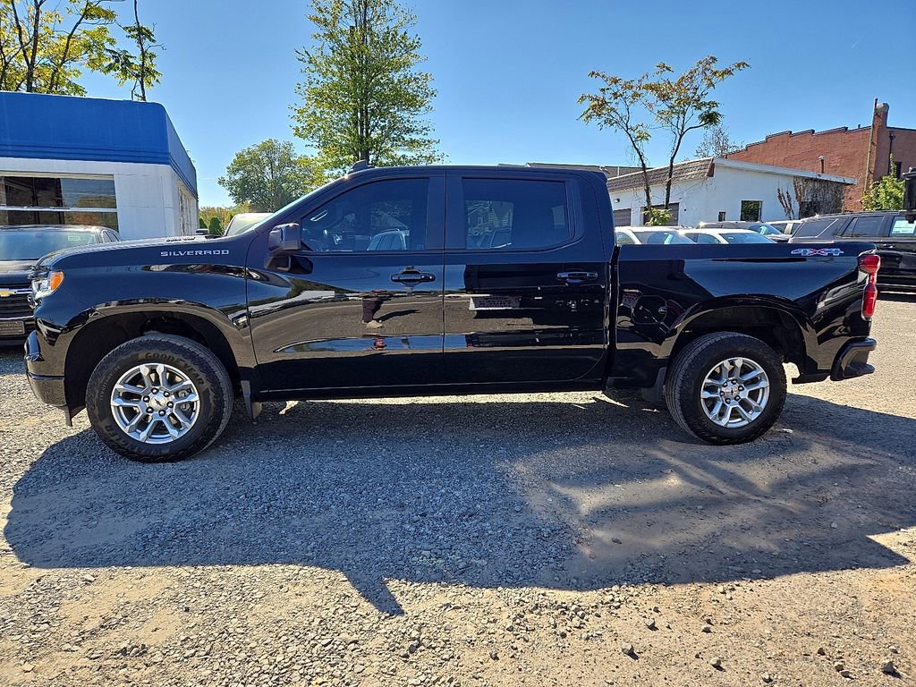 2023 Chevrolet Silverado 1500 RST photo 3