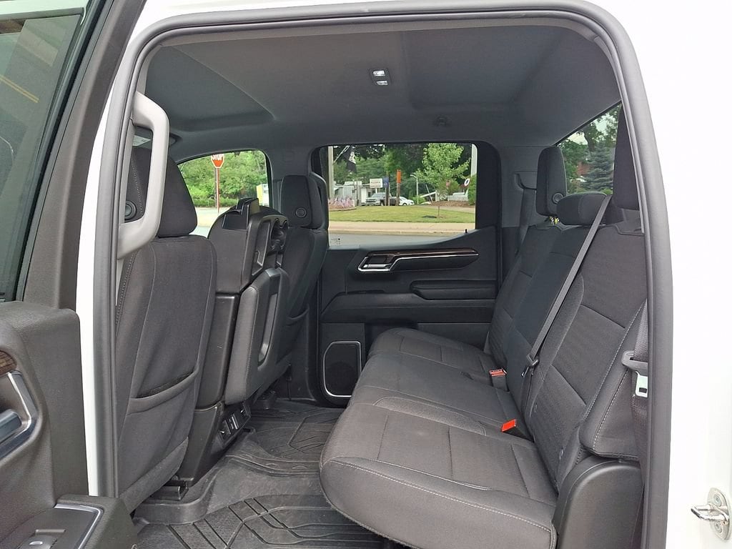 2024 Chevrolet Silverado 1500 LT - Photo 10
