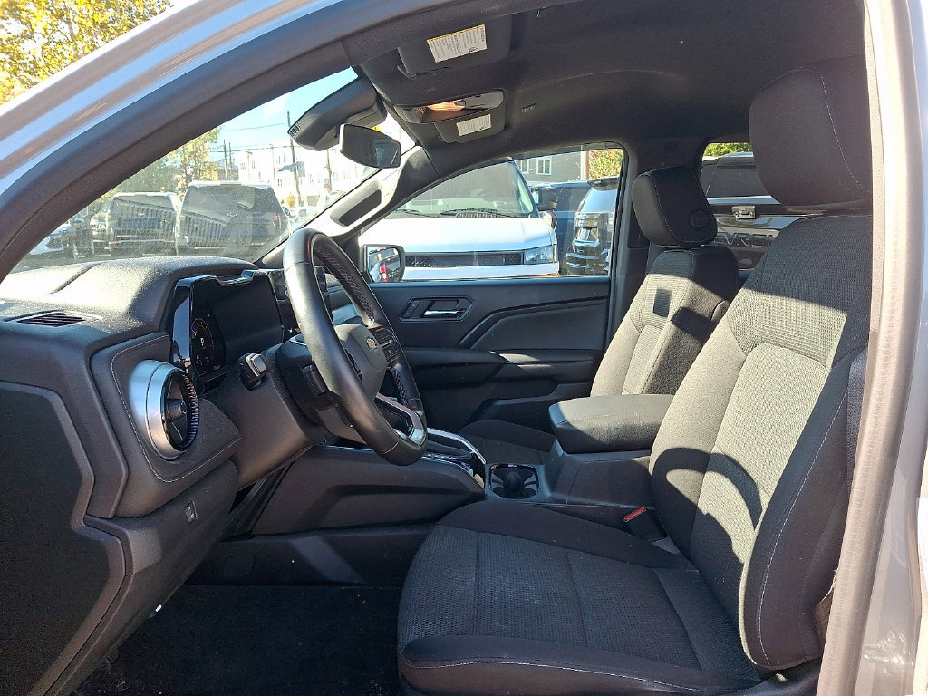 2024 Chevrolet Colorado LT - Photo 12
