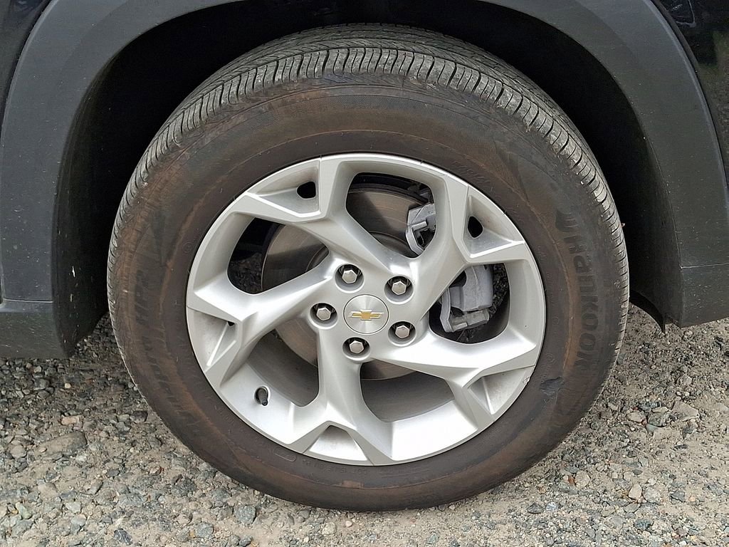 2025 Chevrolet Trax LS - Photo 33