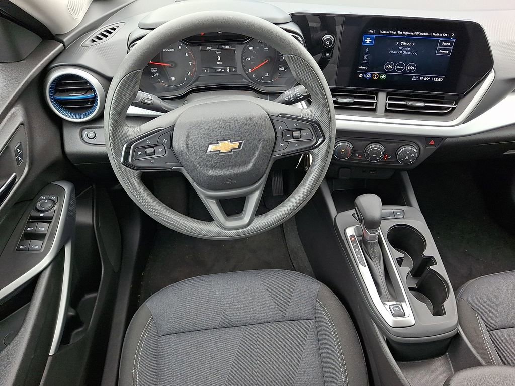 2025 Chevrolet Trax LS - Photo 11