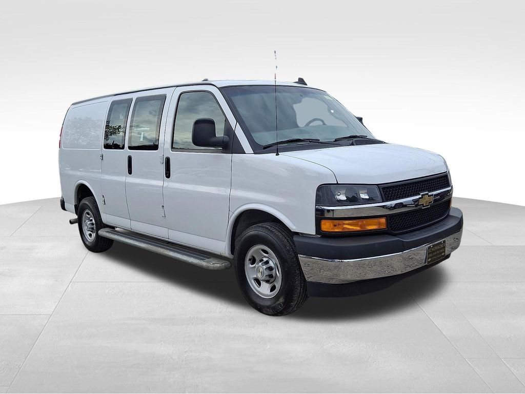 2022 Chevrolet Express 2500 Work Van HD's photo