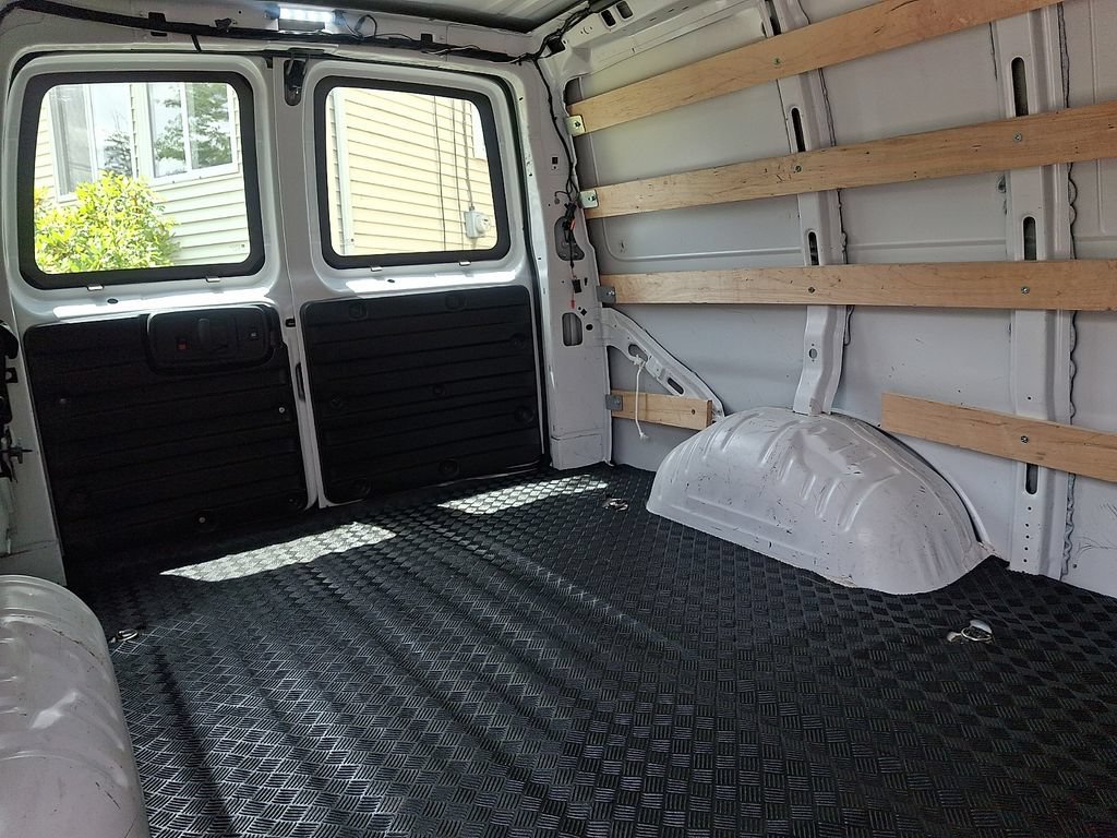 2024 Chevrolet Express Cargo Work Van - Photo 11