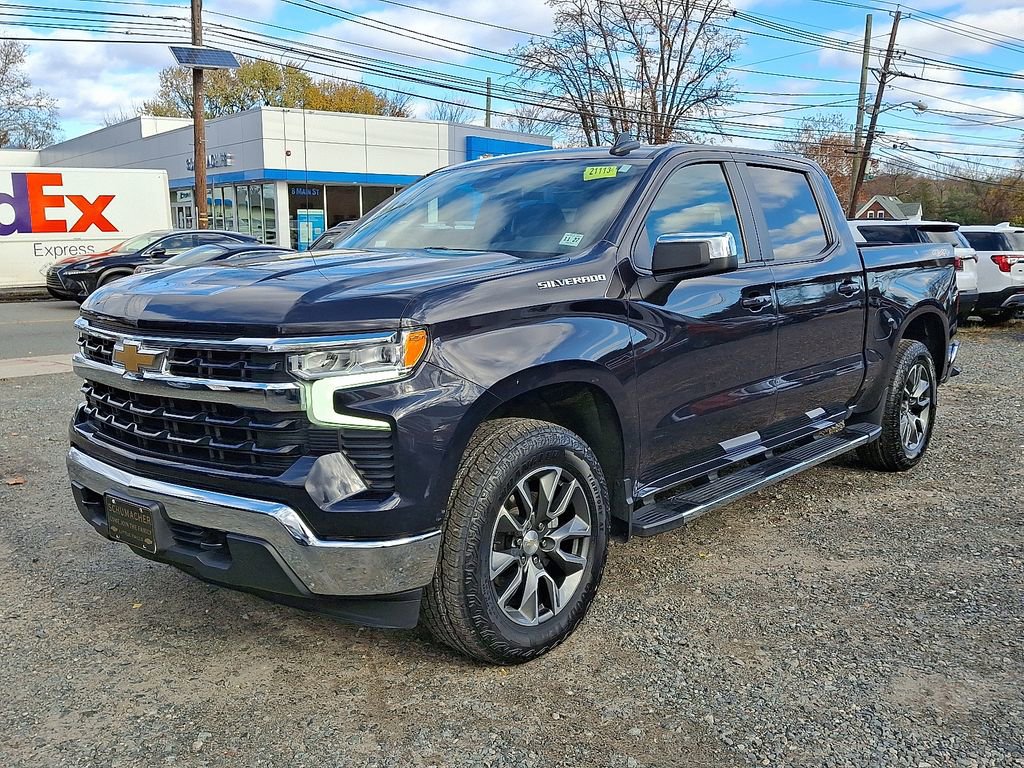 2023 Chevrolet Silverado 1500 LT photo 3