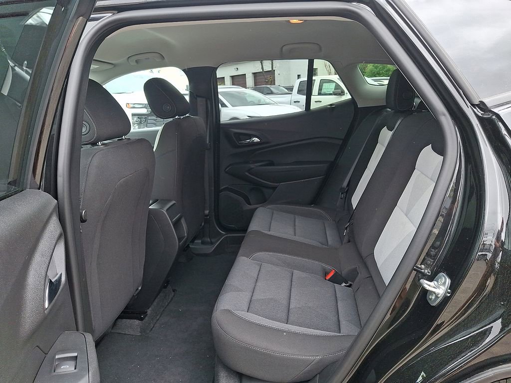 2025 Chevrolet Trax LS - Photo 10
