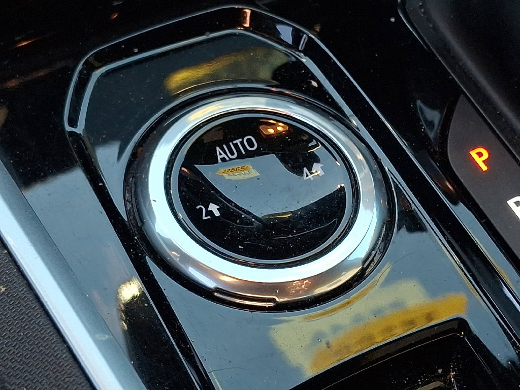 2024 Chevrolet Colorado LT - Photo 23