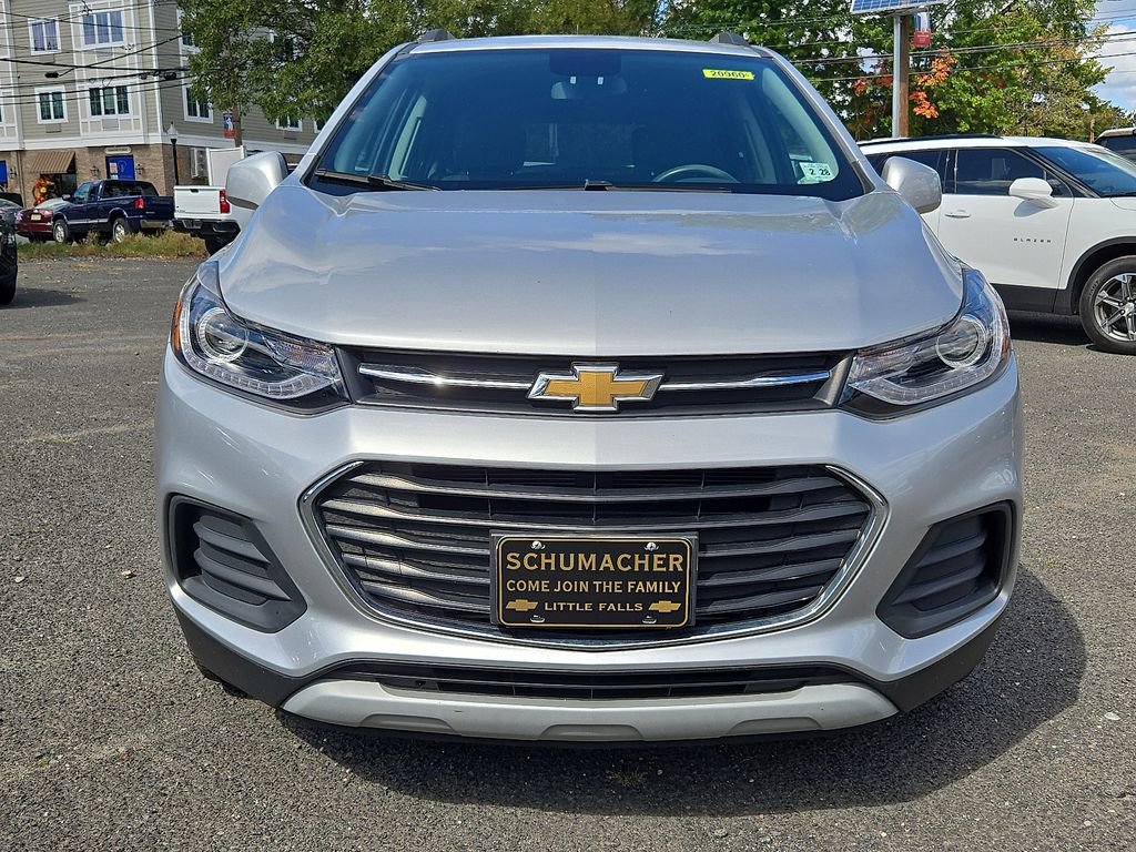 2022 Chevrolet Trax LT photo 2