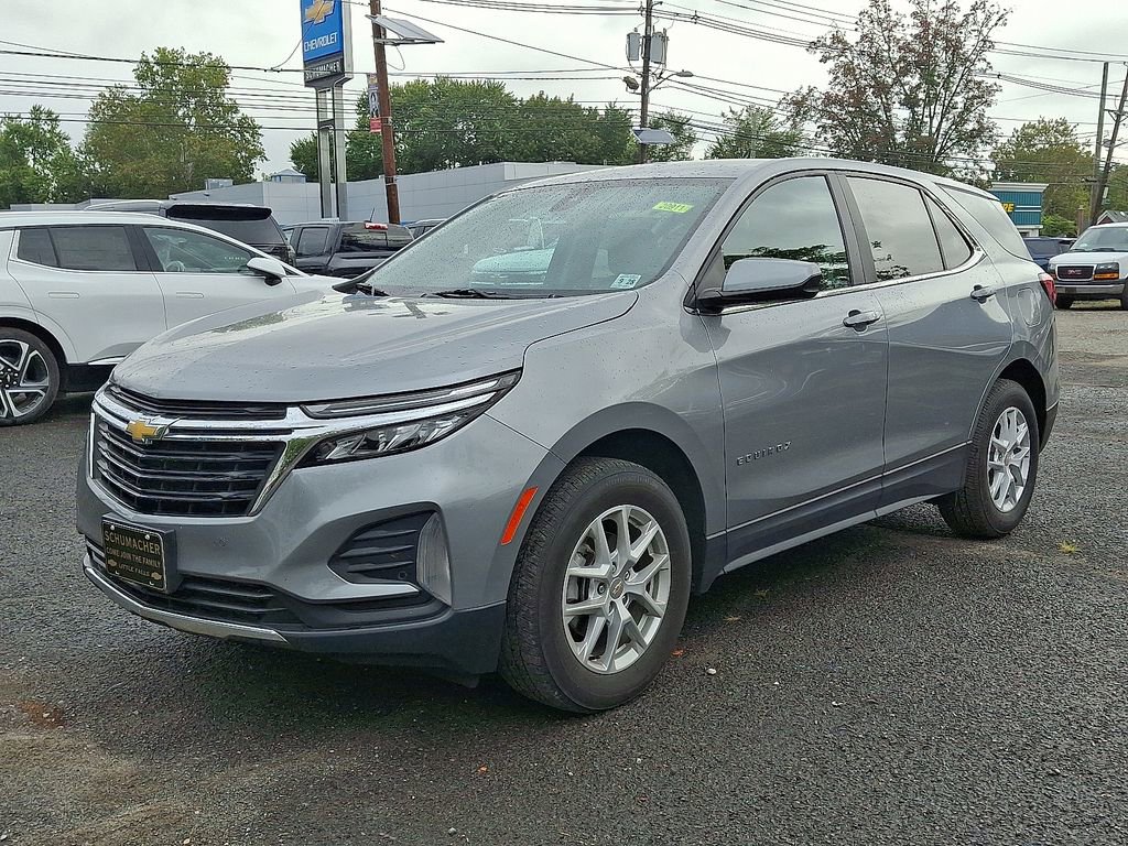 2024 Chevrolet Equinox LT photo 2