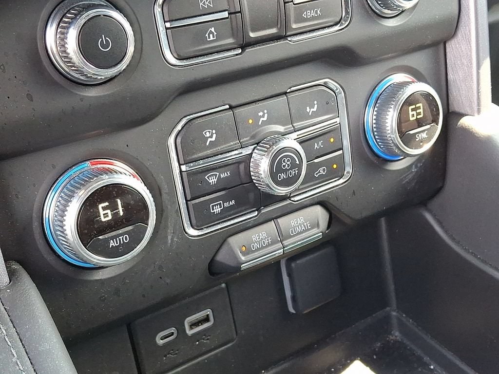 2024 GMC Yukon SLE - Photo 16