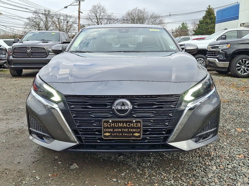 Used 2024 Nissan Altima SV Intelligent AWD Sedan