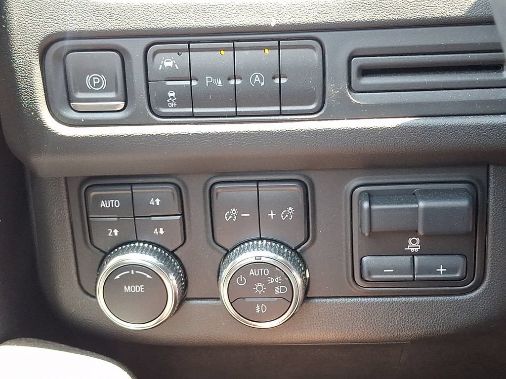 2024 GMC Yukon SLE - Photo 24