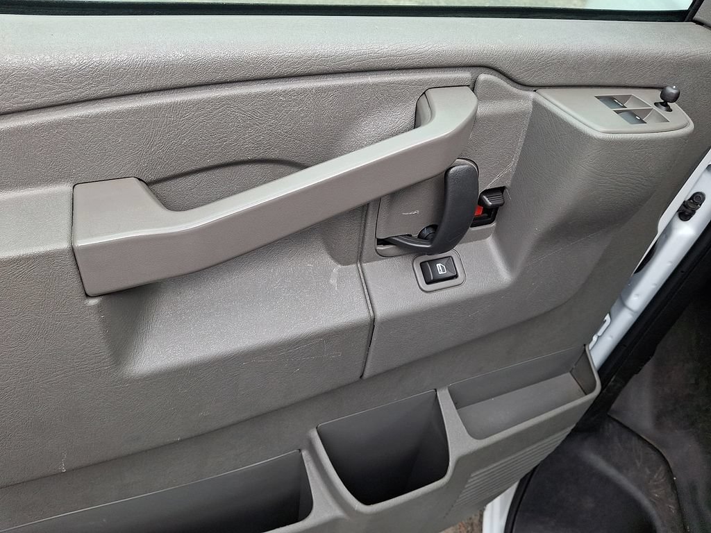 2025 Chevrolet Express Cargo Work Van - Photo 13