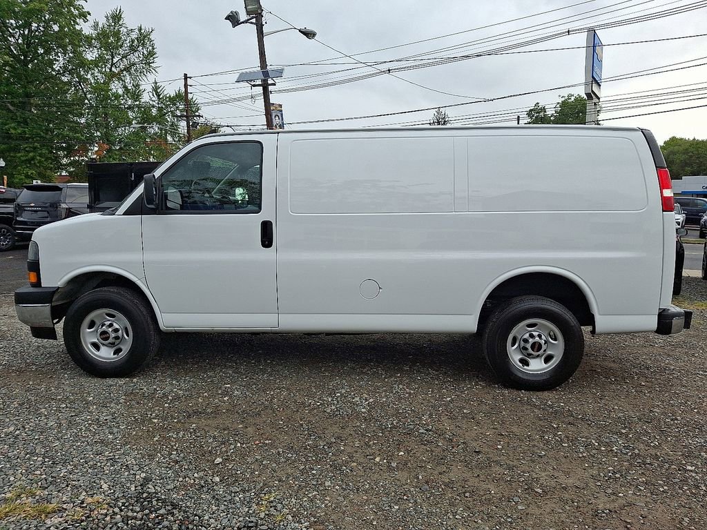 2023 Gmc Savana Cargo 2500 photo 2