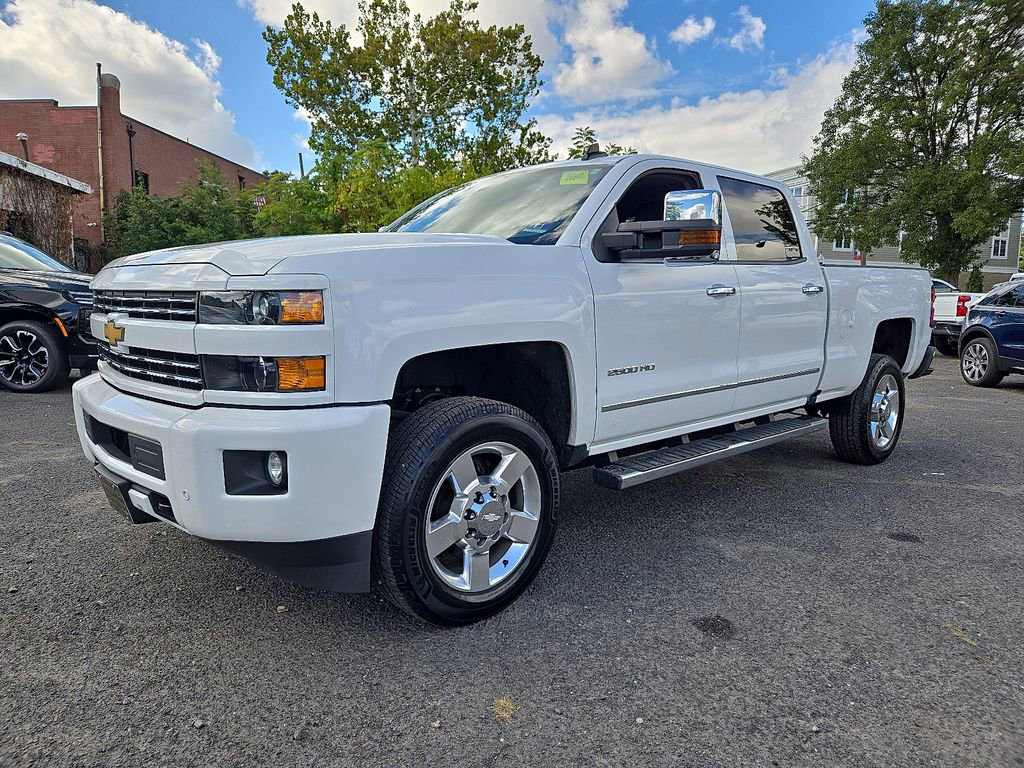2019 Chevrolet Silverado 2500HD LT photo 3