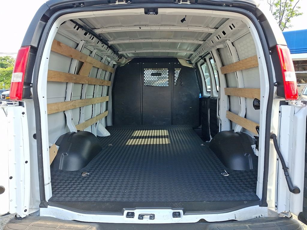 2025 Chevrolet Express Cargo Work Van - Photo 28