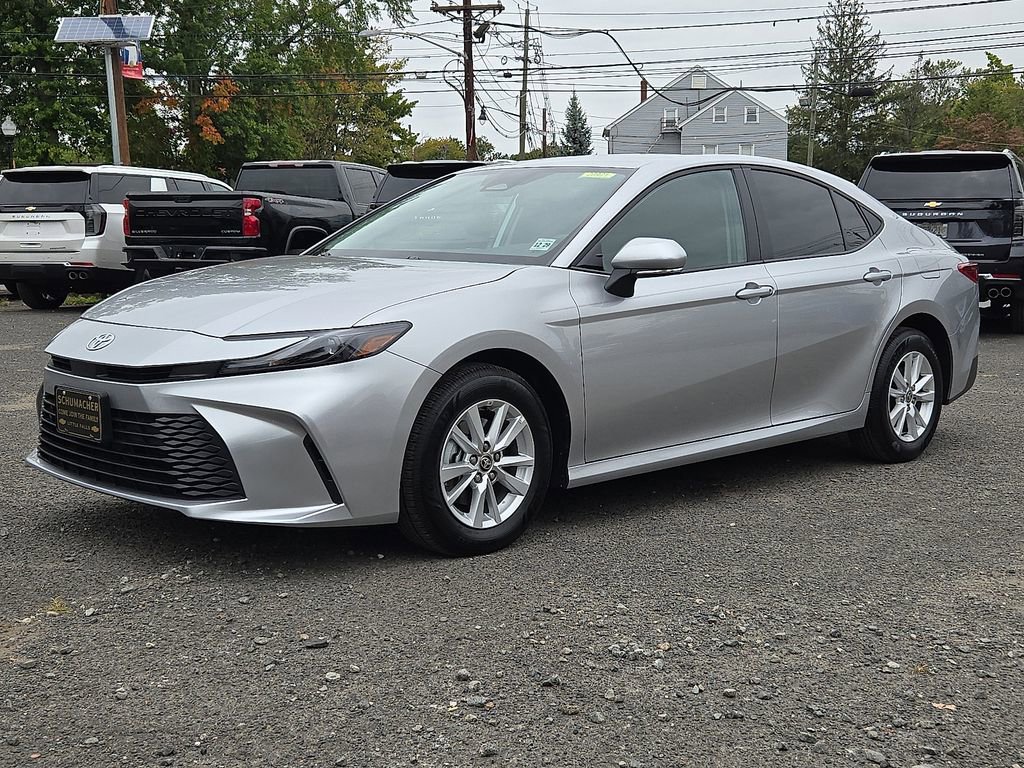 2025 Toyota Camry LE photo 3