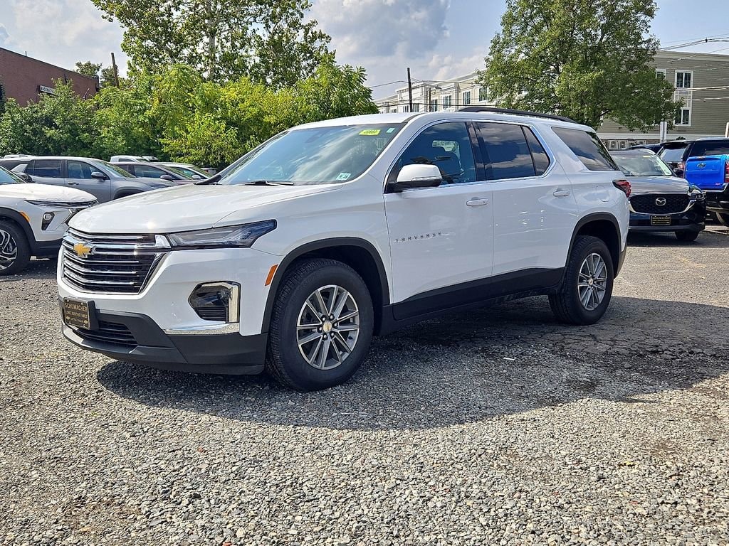 2023 Chevrolet Traverse Cloth photo 2