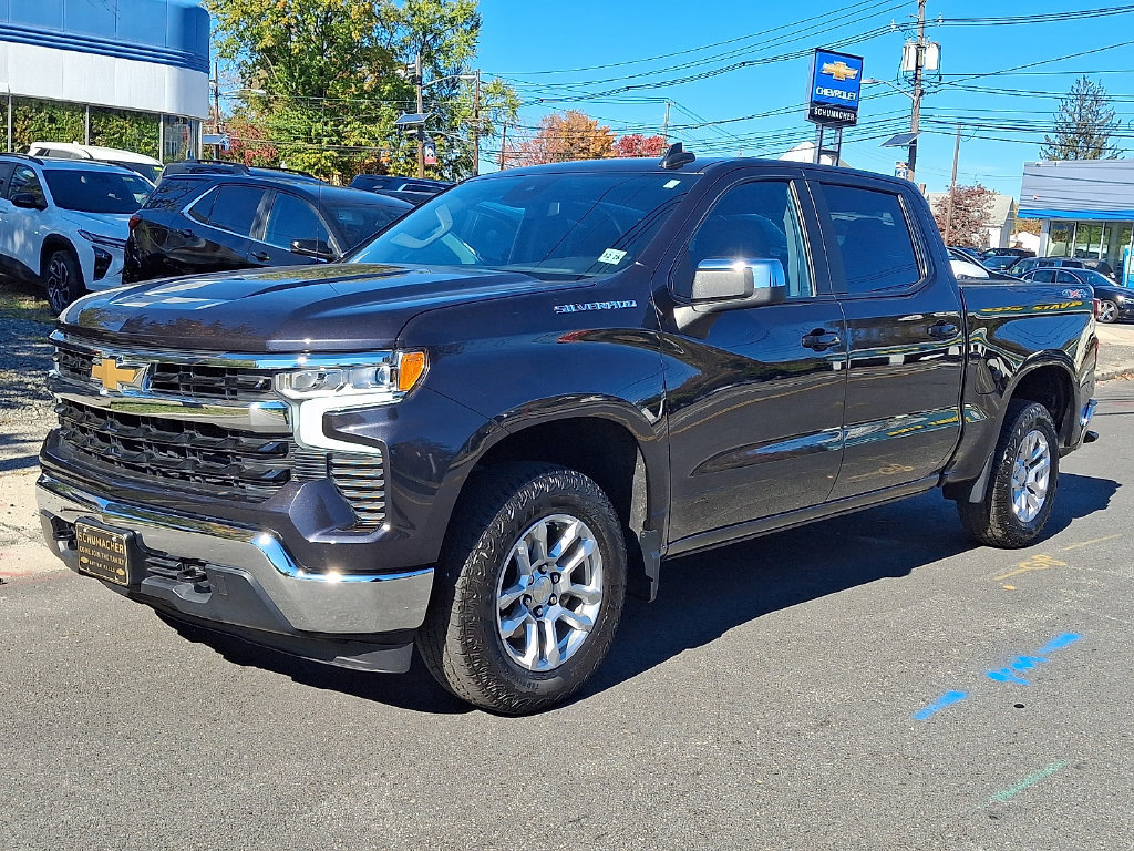 2024 Chevrolet Silverado 1500 LT - Photo 3
